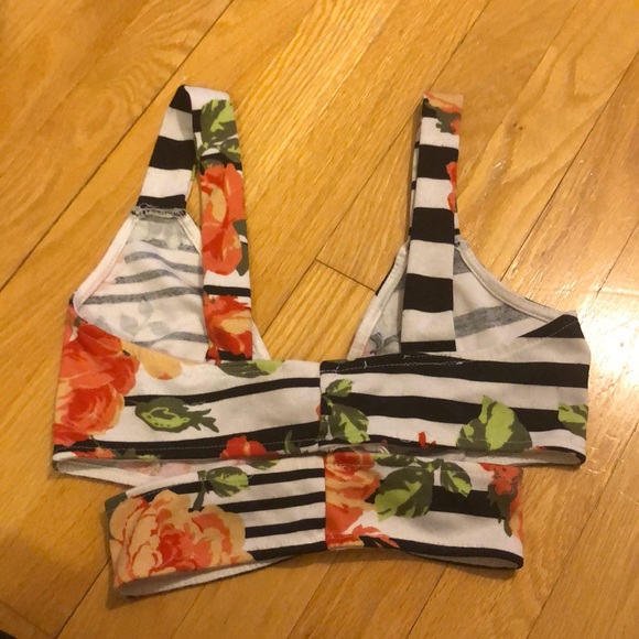 Easel floral wrap tank top - Picture 3 of 3